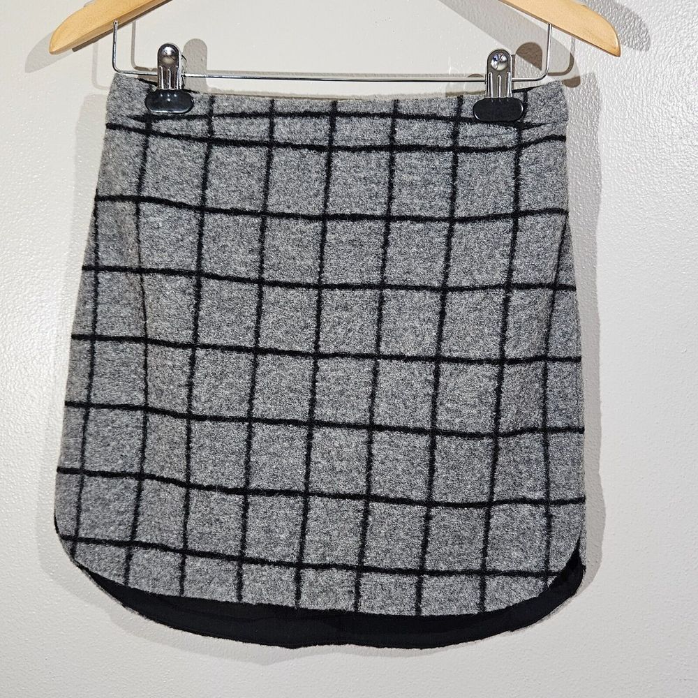 Madewell Grey Plaid Wool Blend Notched Hem Shirttail Mini Skirt Size‎ 0 Preppy